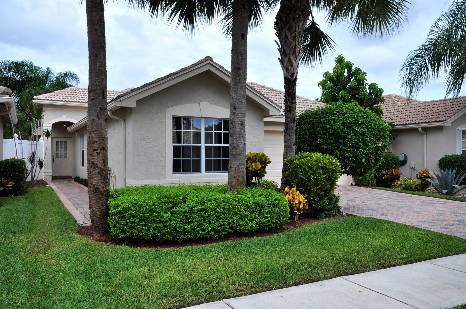 Delray Beach Florida Real Estate USA Manned Gated Valencia Falls GL