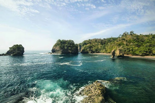 24 Destinasi Wisata Pantai di Malang Untuk Liburan Akhir Tahunmu