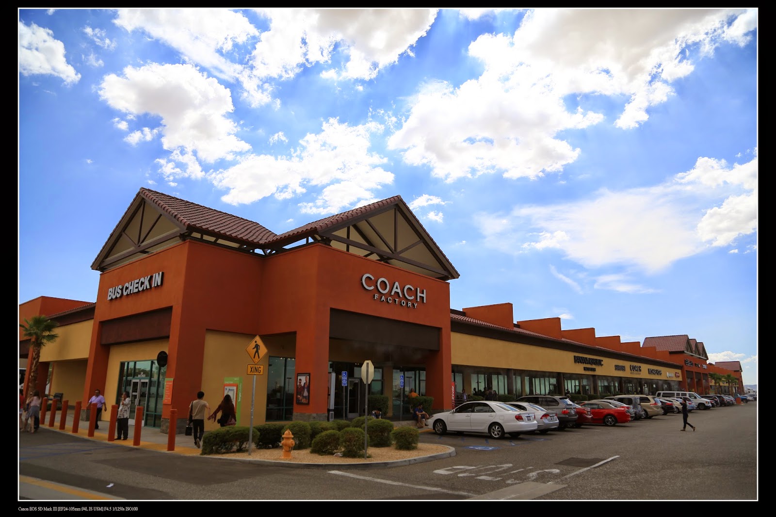 tanger nike outlet hours