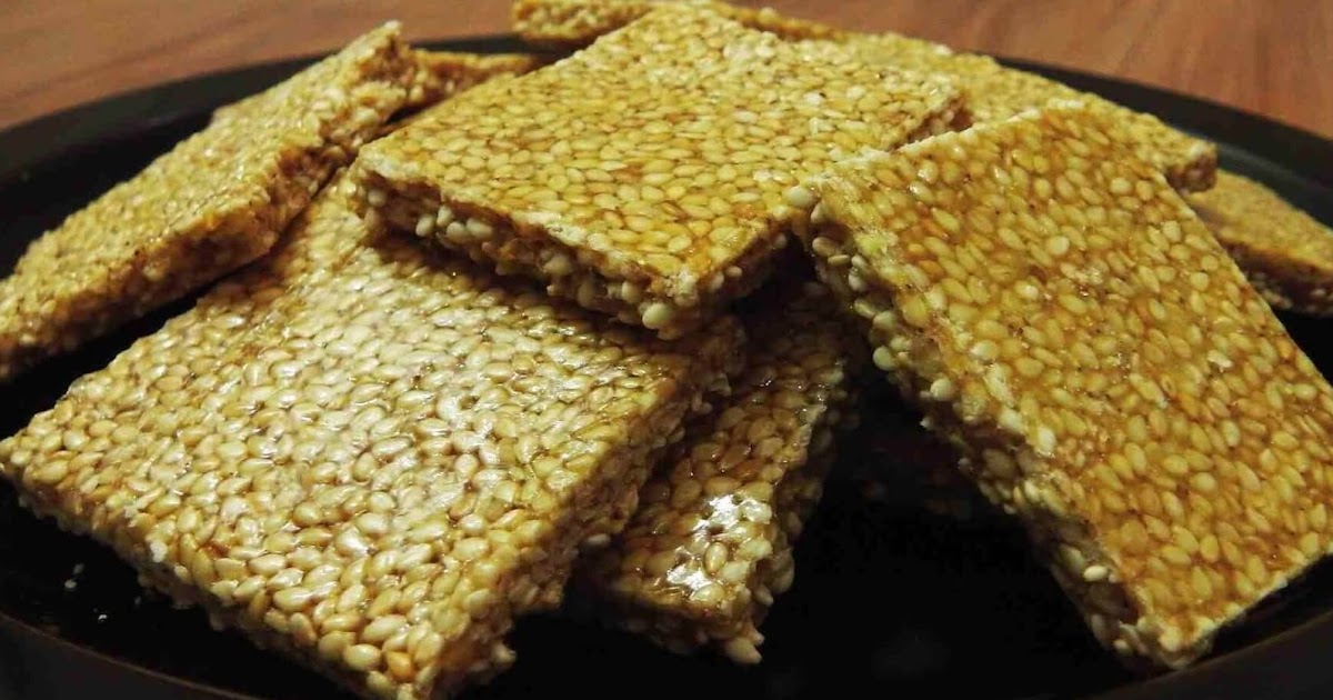 Chiru (Siri) Dhanyalu Nuvvula Chikki(sesame seed chikki)