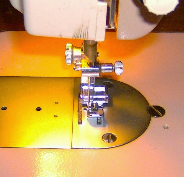 Vintage Sewing Machines High Shank SnapOn Feet Test