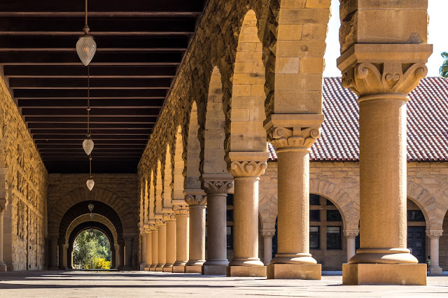 Ein Foto der Stanford Academy