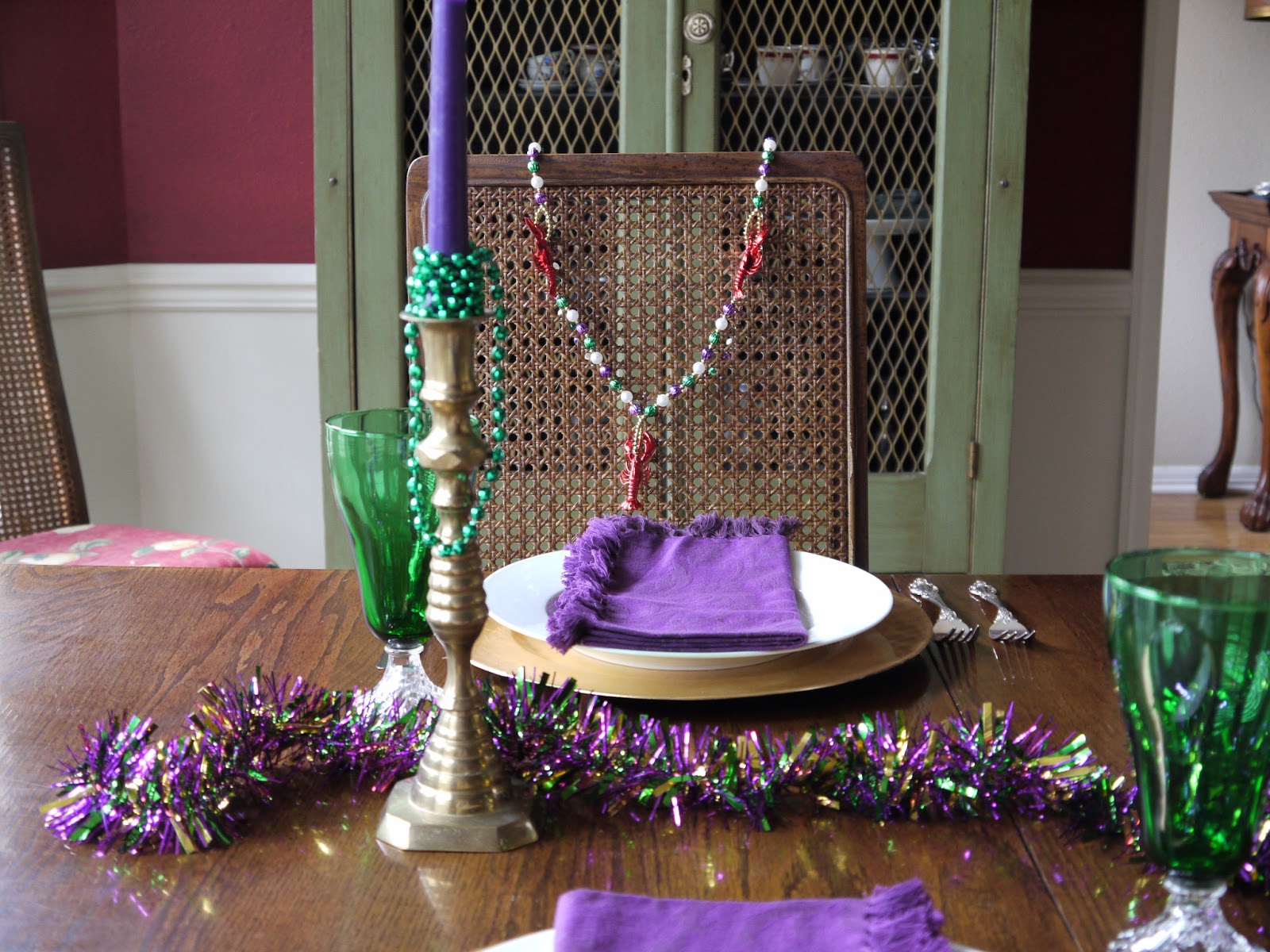 The Dull and the Dutiful Mardi Gras Table