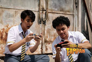 Review : Terlalu Tampan 4