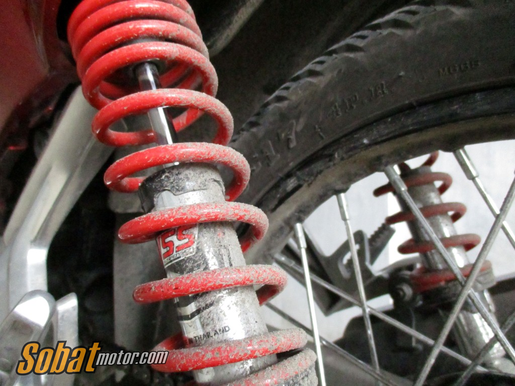 Tips : Merawat shock belakang motor jenis Top Up dikala musim hujan, biar repot sedikit yang penting awet !