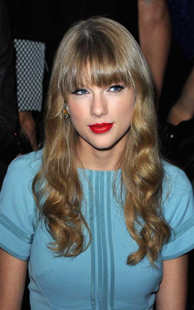 fashionjewellery Taylor Swift Long Curls with Bangs