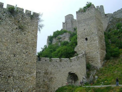 Голубачката крепост Entrance-of-golubac-fortress
