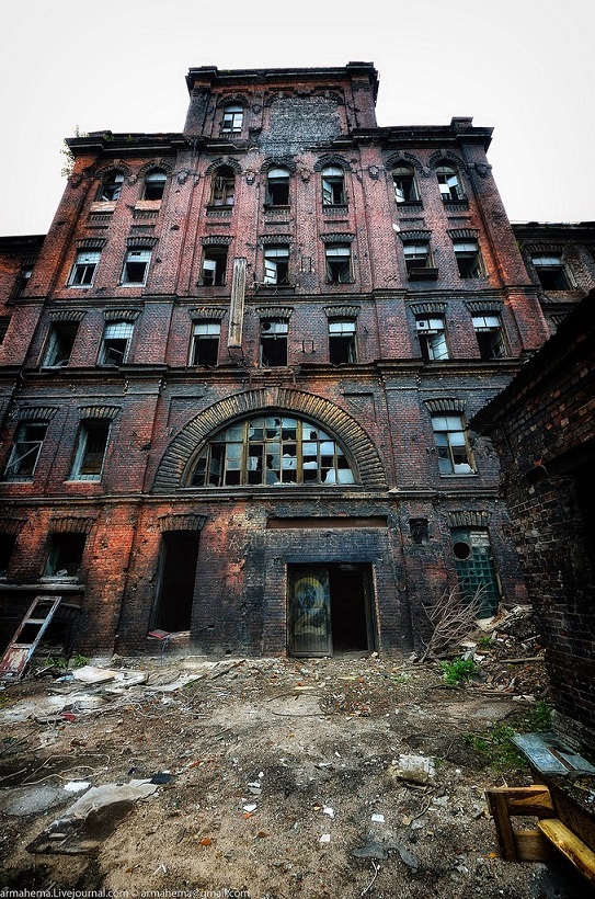 Deserted Places: An abandoned industrial complex in St. Petersburg