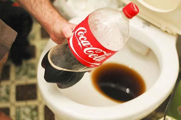 Bufala online: il falso invito a non consumare Coca Cola