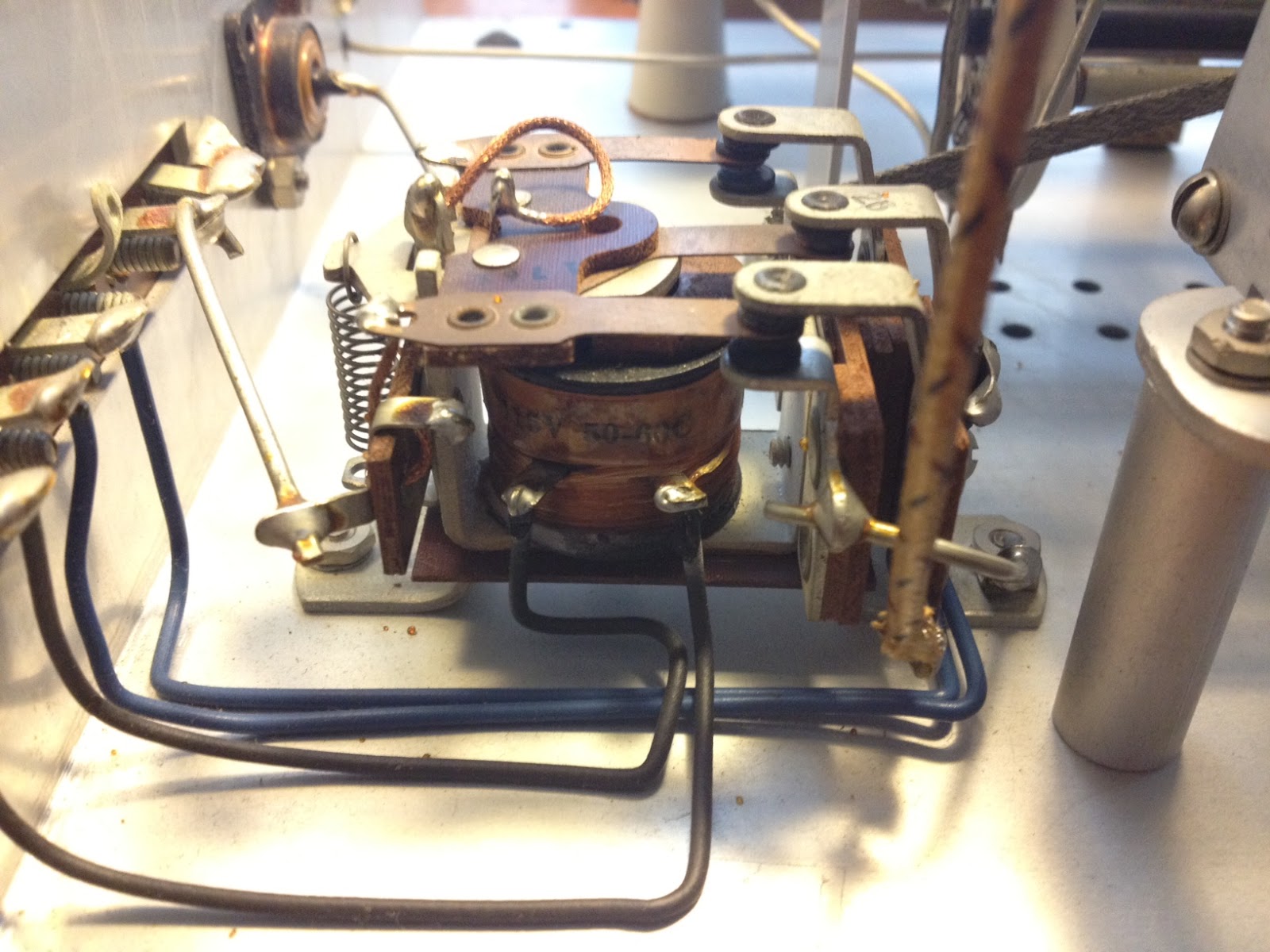 The Johnson 275W Matchbox Antenna Tuner • AmateurRadio.com