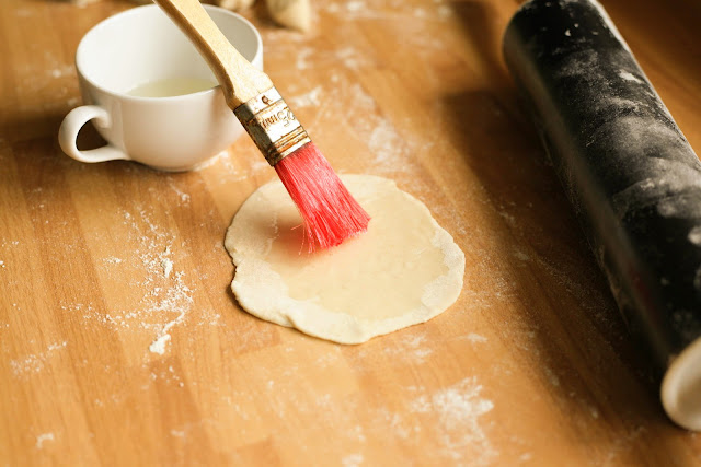 Easy Homemade Chinese Pancakes for Peking duck or Aromatic duck at home. www.goodfoodshared.blogspot.com