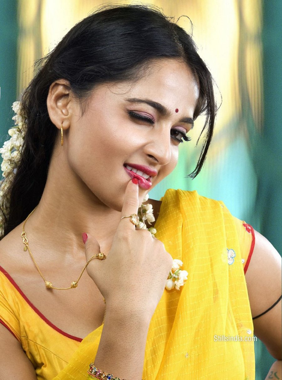 Beautiful Anushka Shetty in Yellow | Bollywood Photos