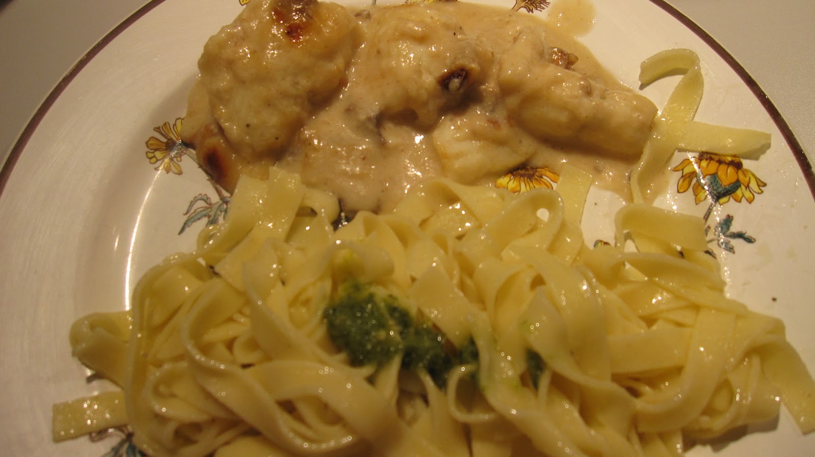 Filets de sole à la Florentine, tagliatelle au pistou frais