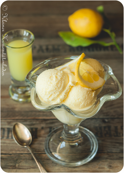 Limoncello Eis mit Lemon Curd Swirl 