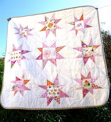 "Circle of Stars Quilt Along" Free Pattern Organized by Kerry from Very Kerry Berry