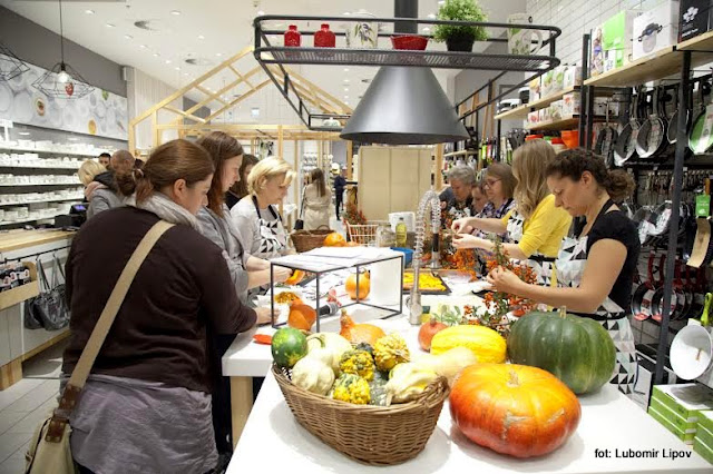 blogerki-kulinarne-i-dynia-w-akcji dynia , o dyni , warsztaty , pokaz kulinarny , centrum handlowe , sklep , à Tab , zaproszenie , spotkanie , dyniowe opowieści , najlepsze blogerki kulinarne , kreatywne