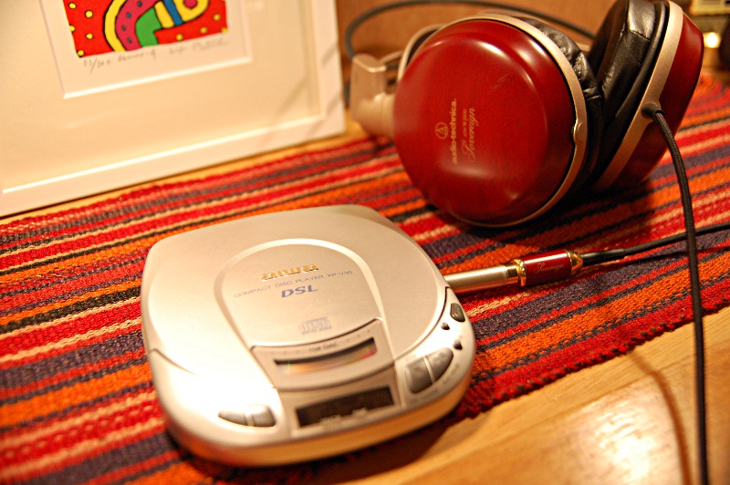 大好きな音楽は最高の音質で ～ 物故ポータブルCDプレーヤー aiwa XPV30