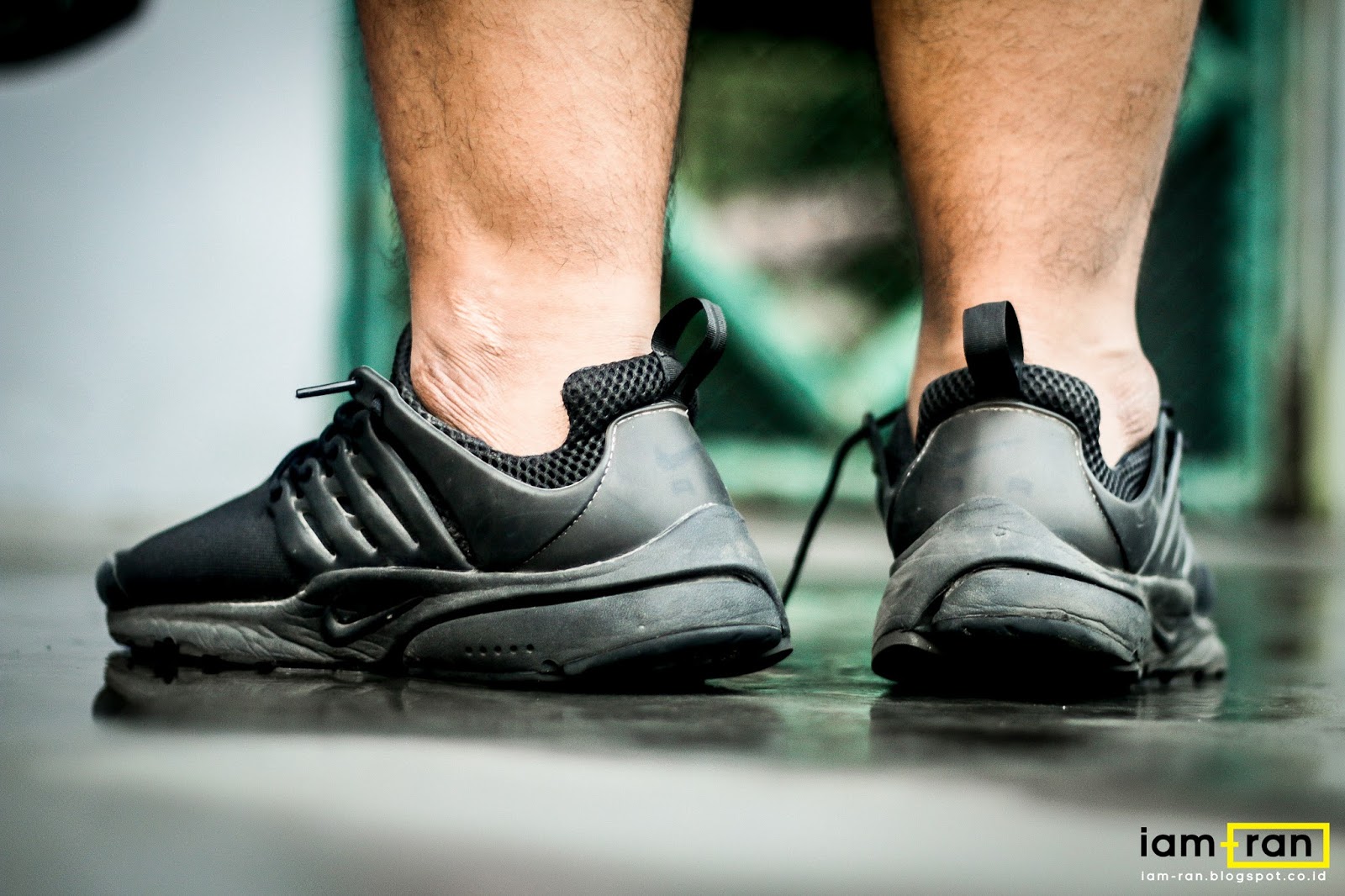 Air presto triple black on feet Clearance