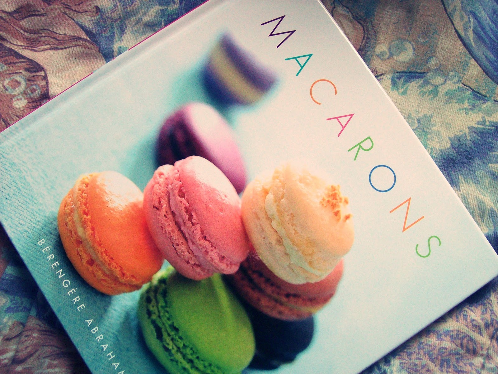 Макаронс Almond