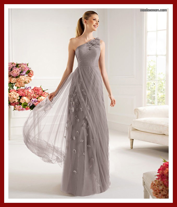 Sanal tasarımcı: 2012-2013 yeni sezon damatlık modelleri Sanal Tasarımcı: 2013 Yeni Sezon Kına Gecesi Elbise Modelleri