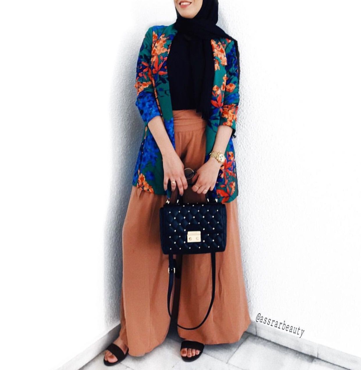 The New Style That Instagram Hijabi Influencers Suggest To Every Mohajaba Hijab Fashion And Chic Style