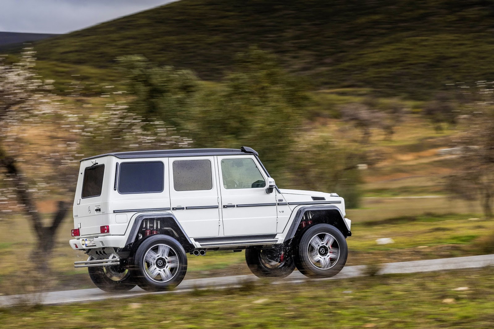 New 2017 Mercedes-Benz G550 4x42 Coming To Conquer A Boulevard Near You