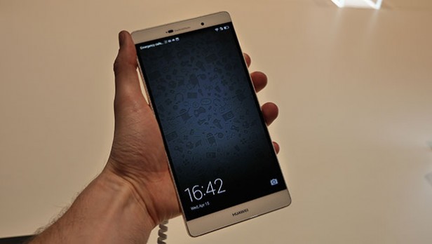 Come usare Huawei Ascend P7 P8 lite con una mano