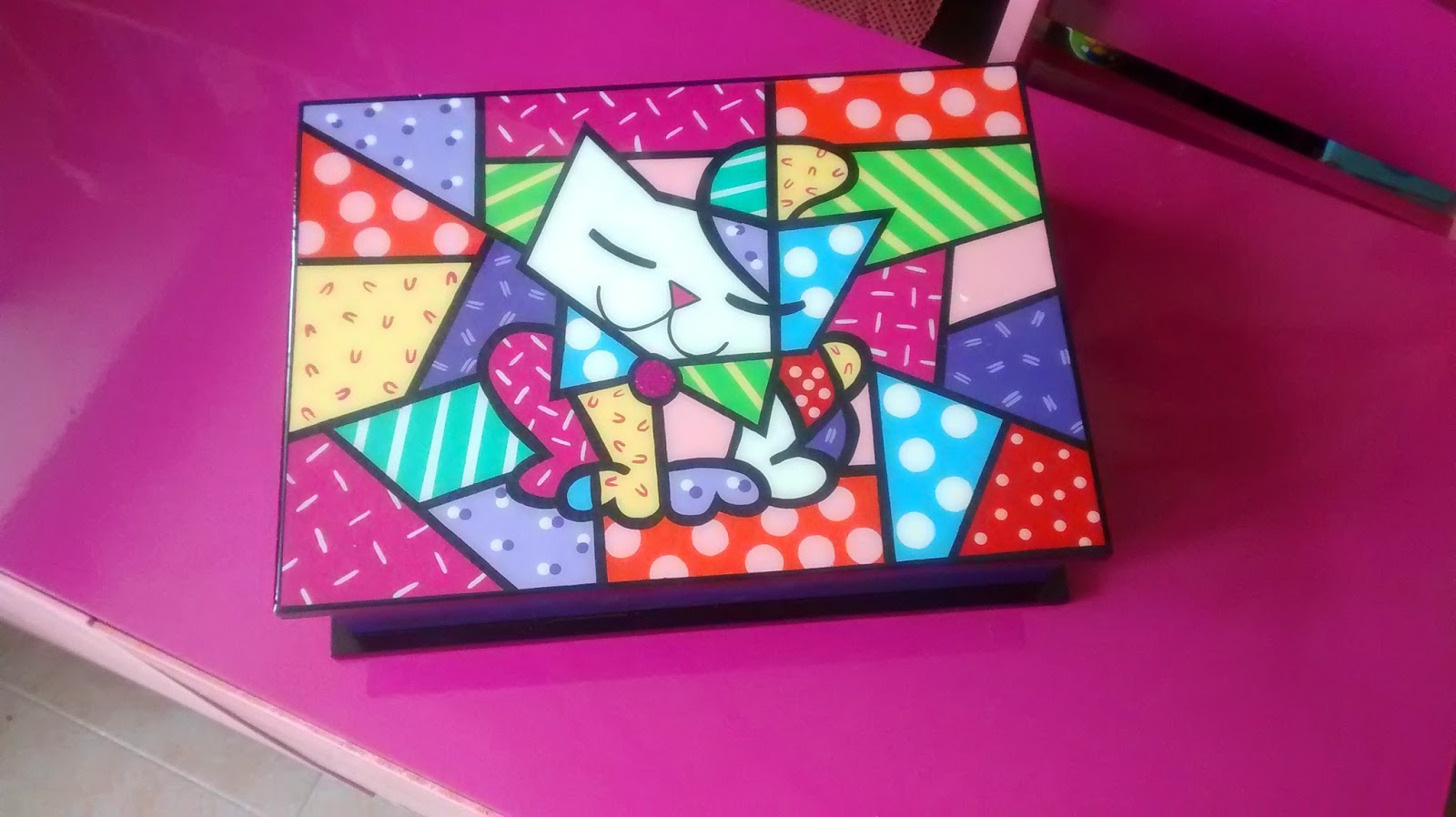 GALERIA ARTE Y DISEÑO & MADEKIDS: COFRES "GATO" ESTILO BRITTO