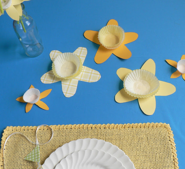 Paper Daffodil Straws craft