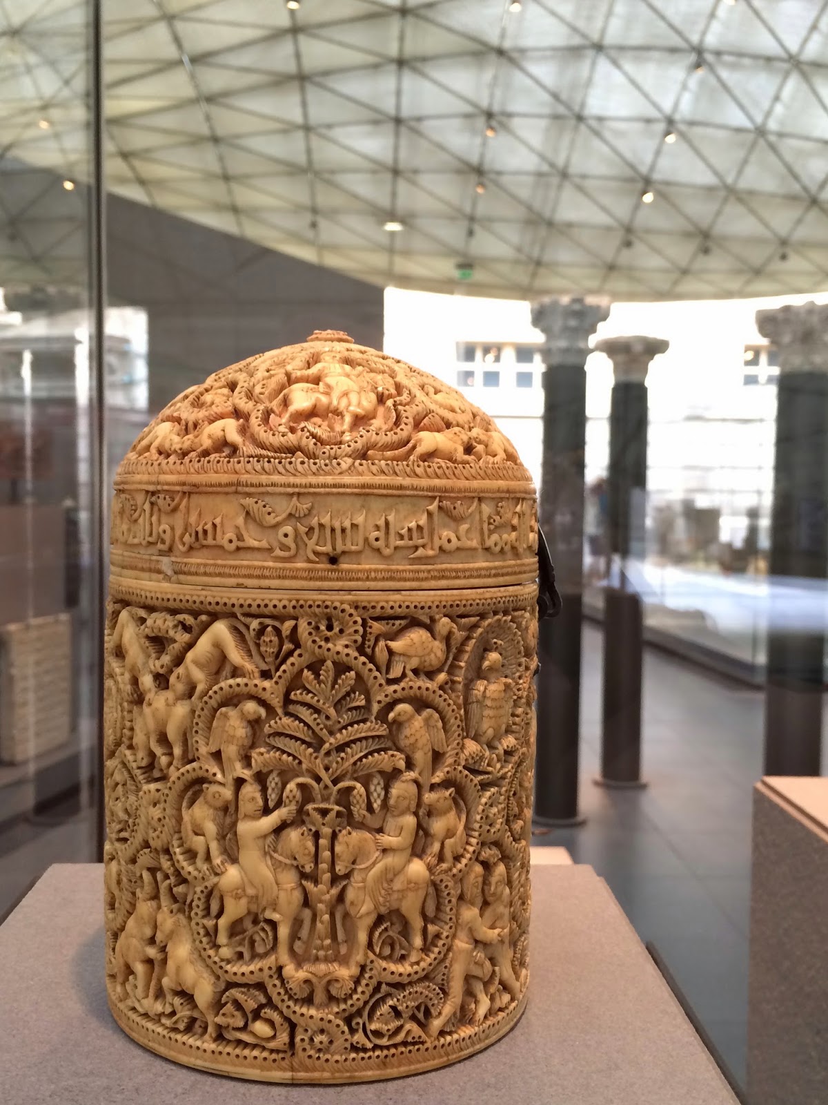 Rare Al Mughira Pyxis:  A Glimpse Into Islamic Art History - qklj3e0