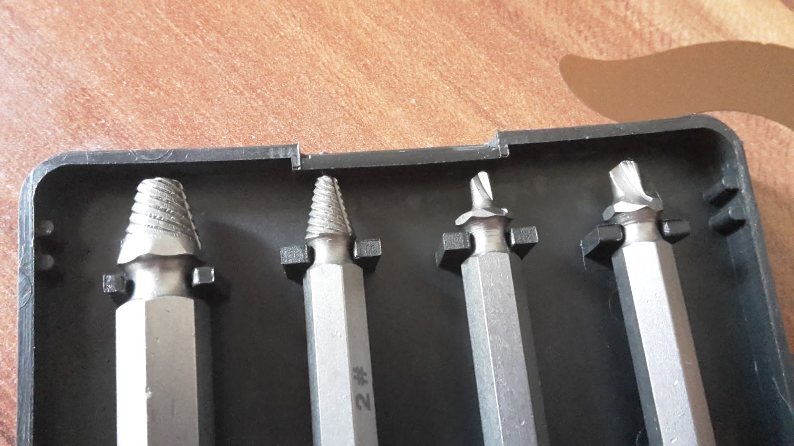 Schraubenausdreher Set Legierung - Tragbarer Extraktor Für Beschädigte Schrauben - Verstellbar & Robust