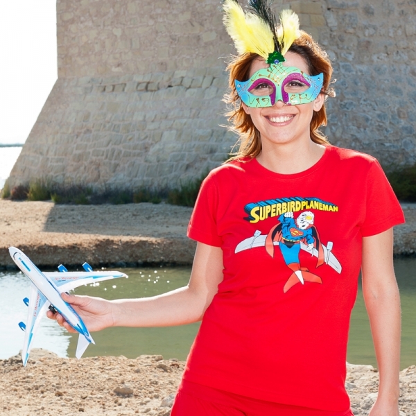 http://www.goatxa.es/camisetas/862-superbirdplaneman.html