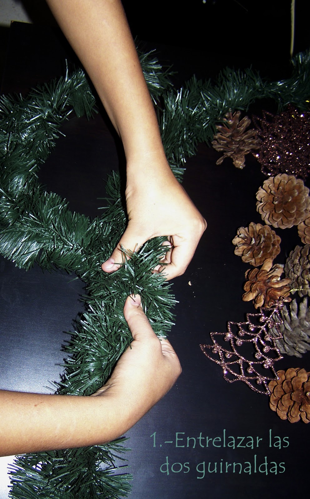 SamiKay- Estudio Creativo: DIY - Guirnalda Navideña para Escalera