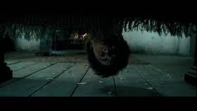 POZO DE ALMAS: BAJO TU CAMA...