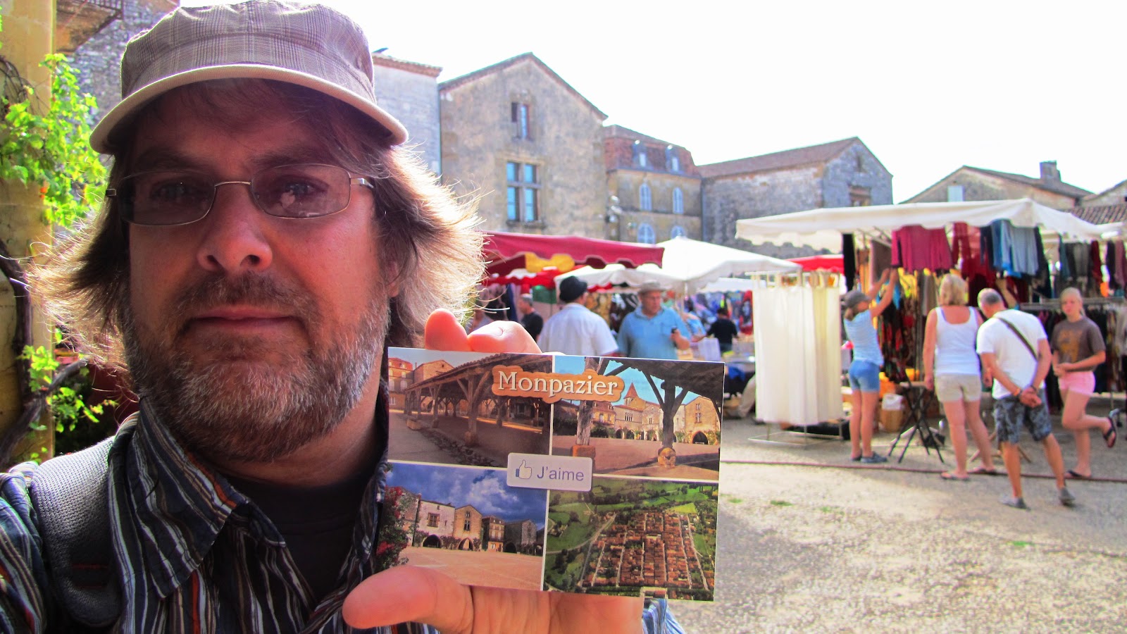 Une carte postale de... Jeudi 30 Monpazier