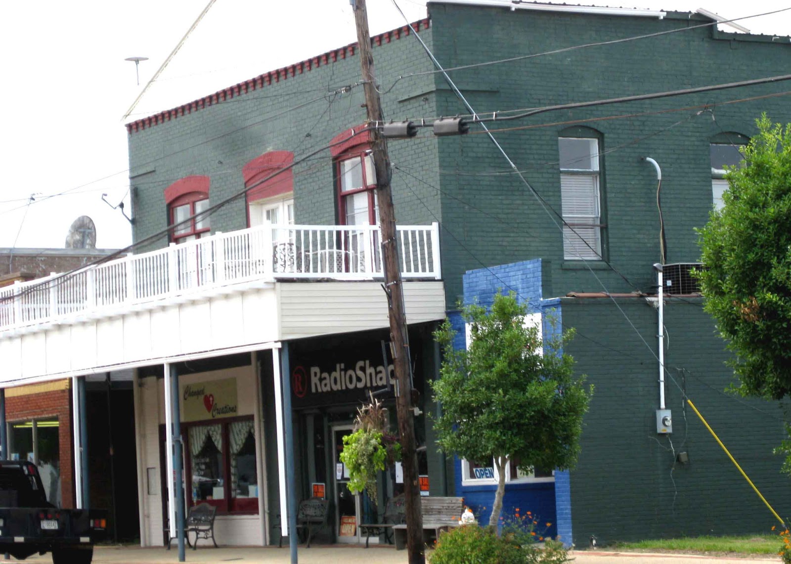 imageining Leakesville, Mississippi feels a bit like Mayberry