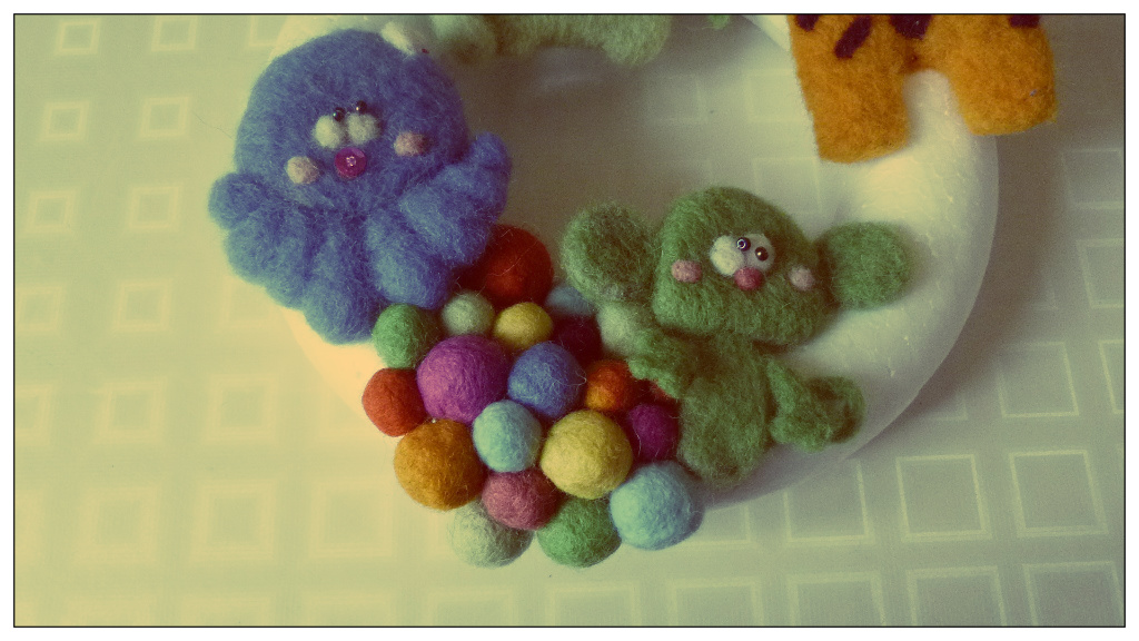 IN MY COSY NEST: Couronne multicolore en laine feutrée/ Colorful wreath