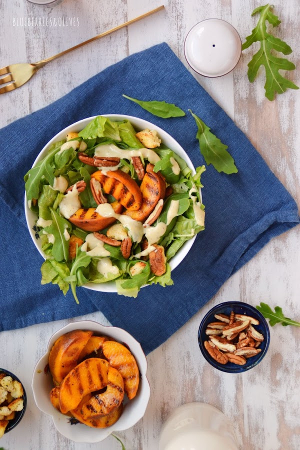 ENSALADA CÉSAR CON MELOCOTÓN ASADO