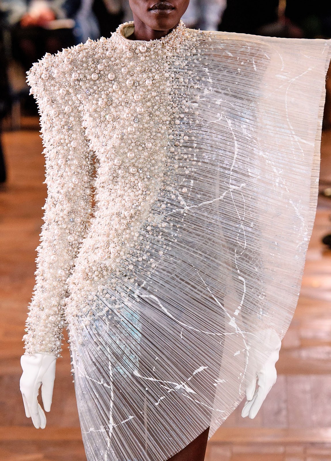 komponent auktion Tremble Close up: Pearls played a central part in Olivier Rousteing's first BALMAIN  COUTURE collection