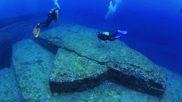 Yaponiyanın tarixdən əvvəlki Yonaguni sualtı xarabalıqlarının sirləri 2