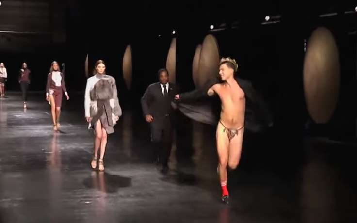 Dori Courtney  nackt