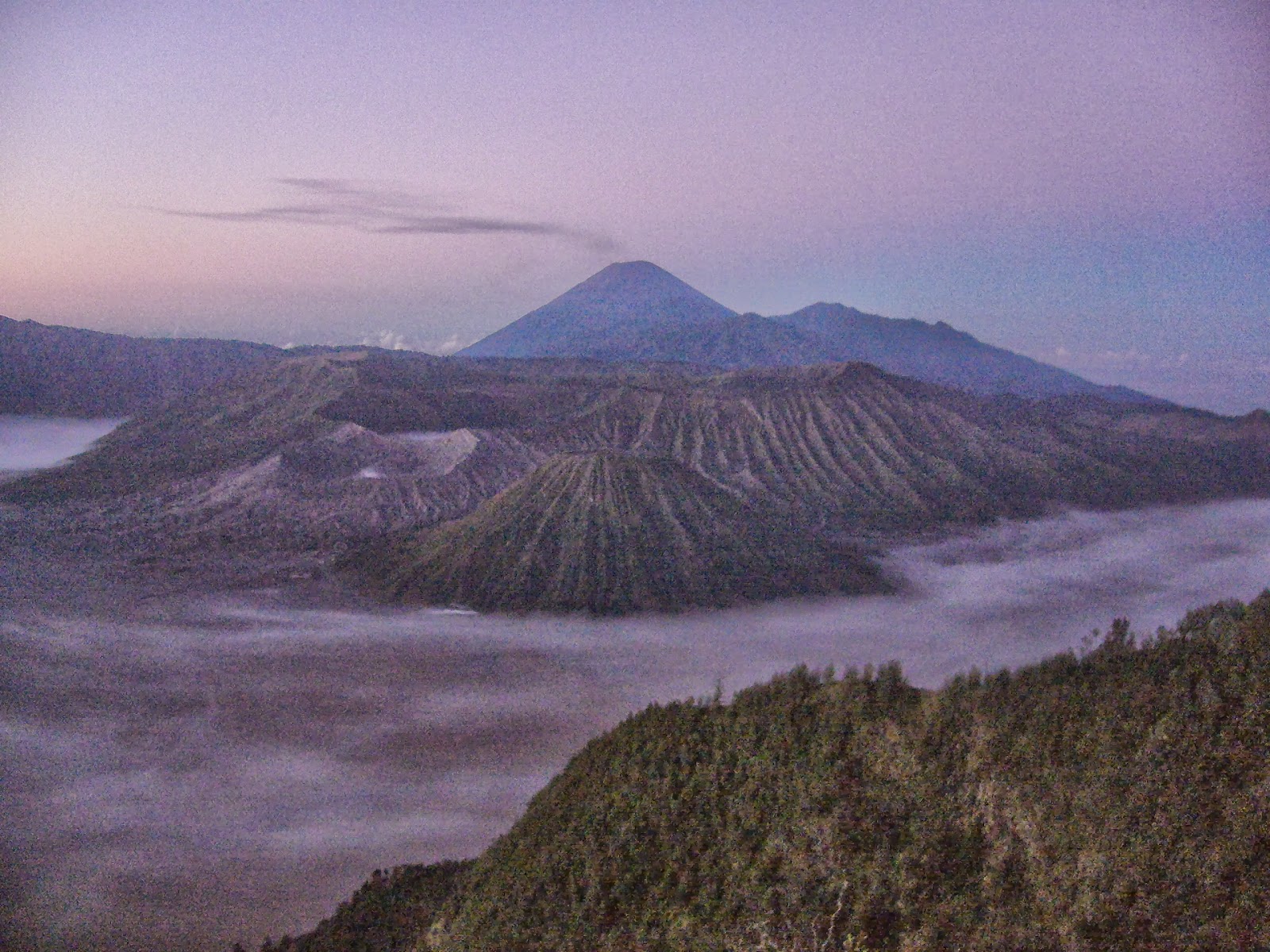 Gambar pemandangan panorama alam wisata gunung bromo | Gambar