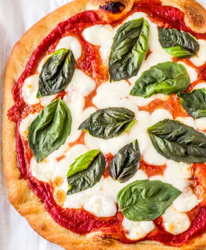 CLASSIC MARGHERITA PIZZA