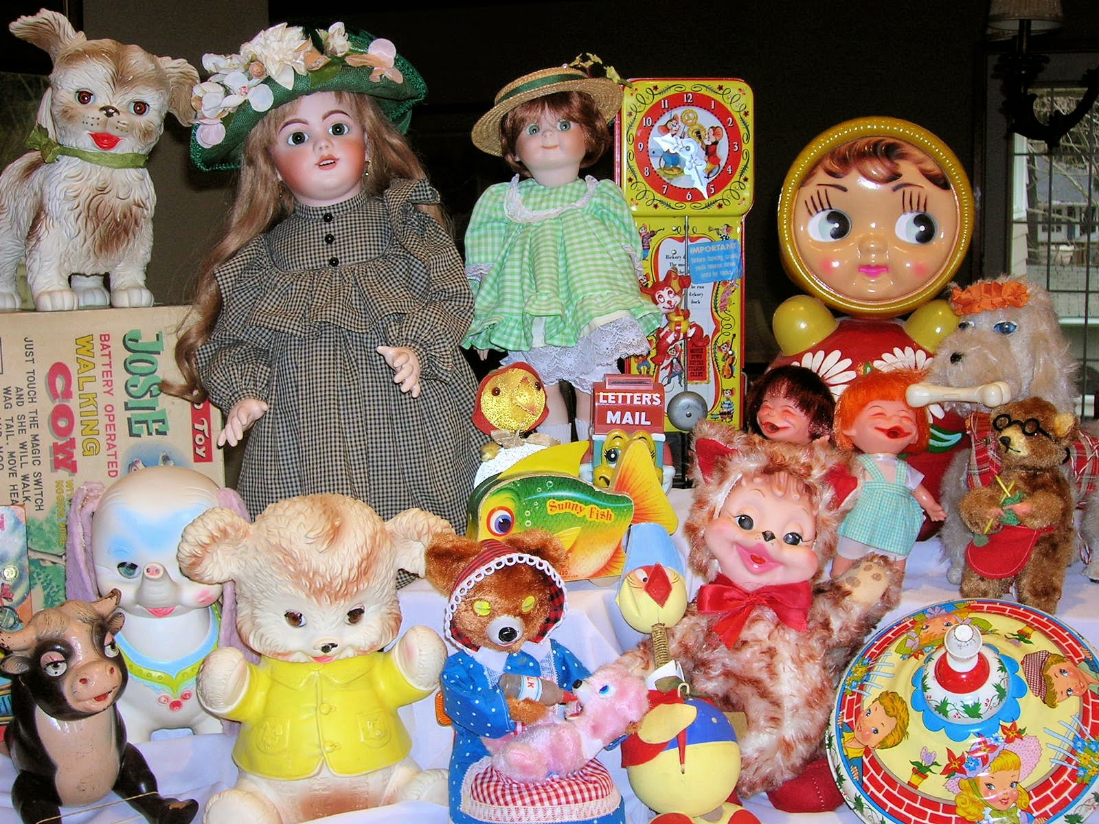 Shoreline Area News Seattle Doll and Toy Collectors' Club show in