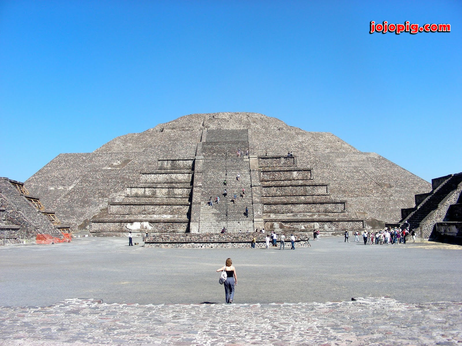 GLOBE IN THE BLOG: The Pre-Colombian Pyramids of Teotihuacan, Mexico