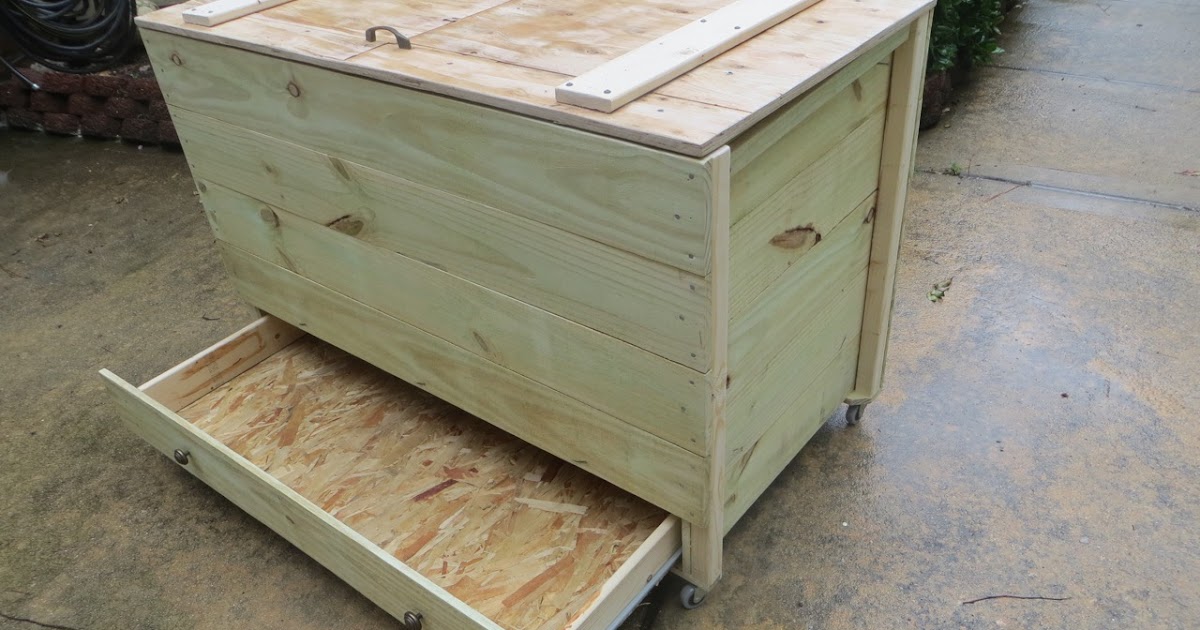 Chicken House Feed Bins big chicken coop plans