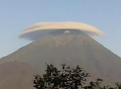 Gunung Agung Pusat Kekuatan Magis Pulau Bali