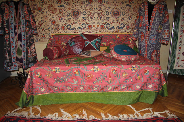 Ouzbékistan, Tachkent, Musée des Arts décoratifs, broderie, soie, © L. Gigout, 2012