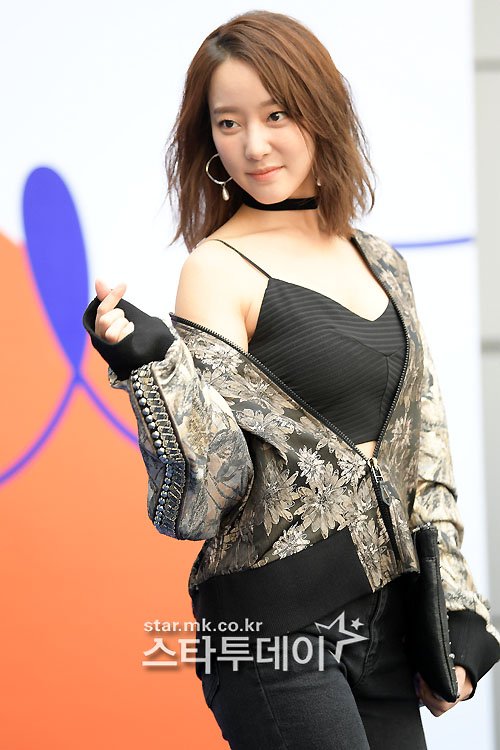 go woori stuns fans with her fashion style daily k pop news go woori stuns fans with her fashion style daily k pop news