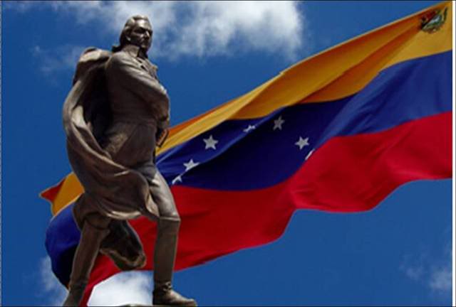 Resultado de imagen para Fotos de prÃ³cer Francisco de Miranda, enarbolando por primera vez la bandera